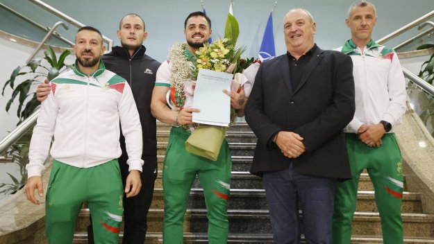 Бахрейн? Ето какви са плановете на Карлос Насар