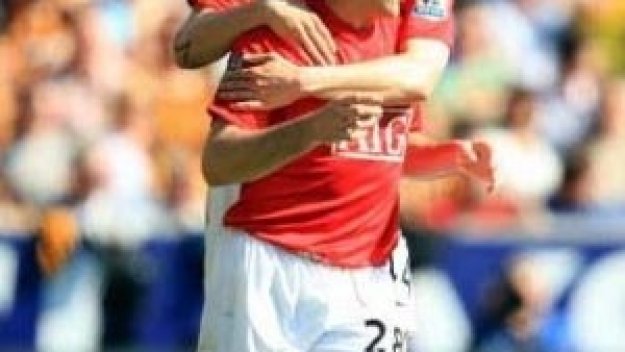 Хъл падна от децата на Юнайтед, но остава в елита