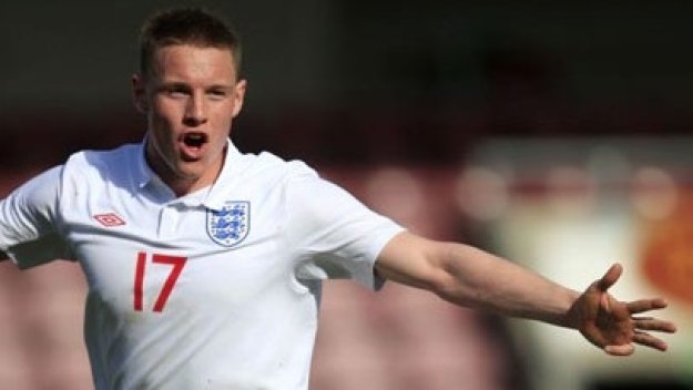 Арсенал не се е отказал от Конър Уикъм