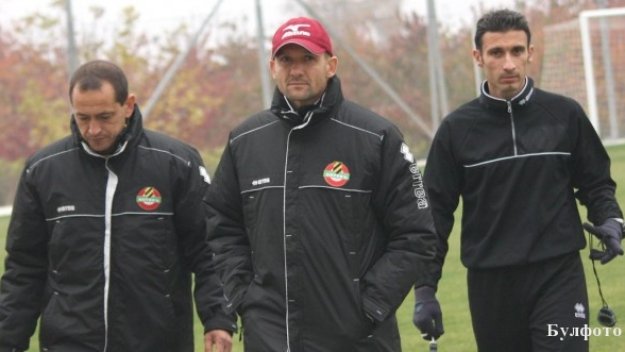 Заплашеният с уволнение Радуканов се покри