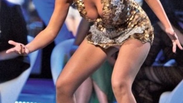 Бивша на Джокович си ремонтира циците