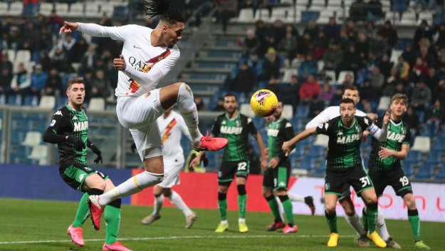 Солскяер е доволен: Смолинг остава в Юнайтед