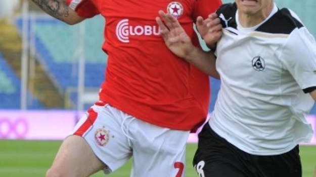 Матеус към Делев: Или сватба, или Корсика