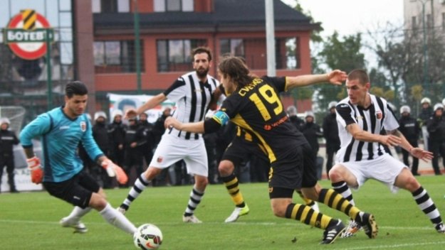 Само 400 "смърфчета" ще викат за Локо срещу Ботев