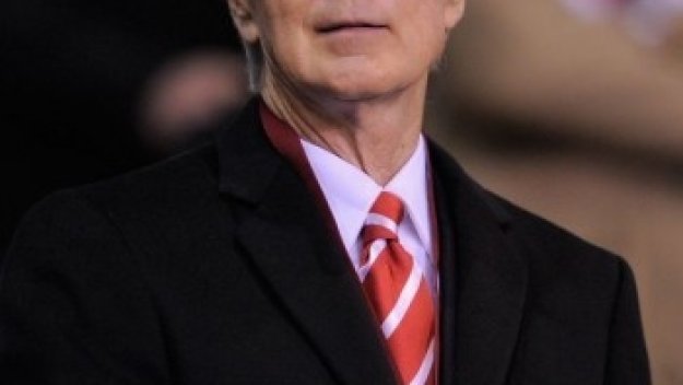 Джон Хенри: Твърде рано е да мислим за титлата в Англия