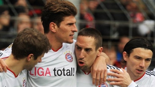 Байерн с луда късметлийска победа