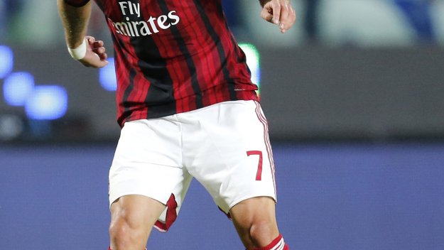 Добри новини в Милан, Менес е здрав