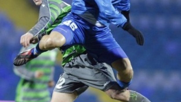 Младежки национал и централен защитник скъсаха със Сливен