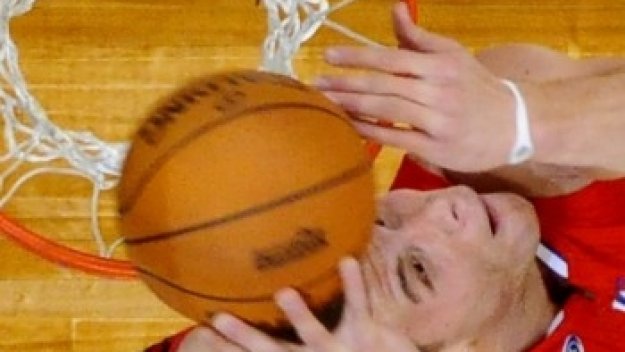 Новобранците биха батковците в НБА