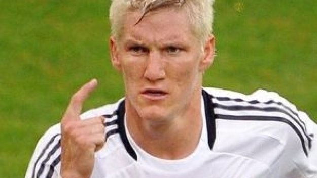 Вестник лансира Швайнщайгер за Манчестър Юн
