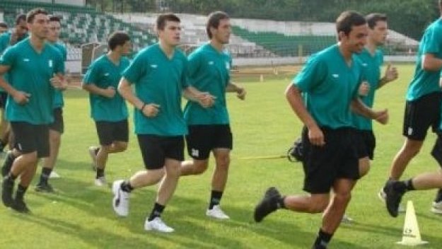 Младите &quot;лъвчета&quot; се дънят в Германия