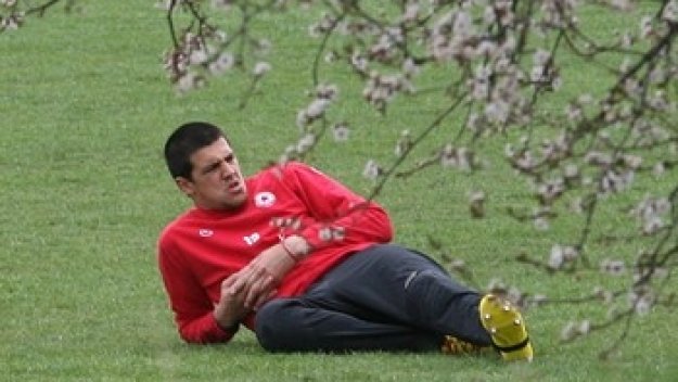 Червените глобяват Караджата