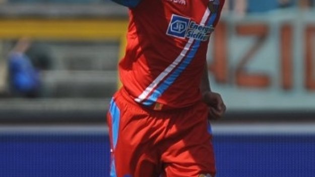 Ливърпул със сериозен интерес към бранител на Катания