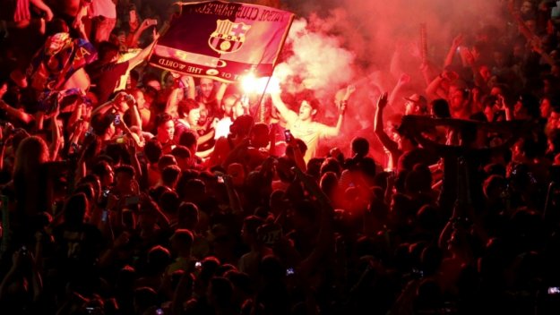 30 000 ултраси празнуват "ушатата" на Барса