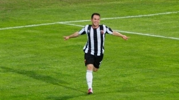 Диего все още обмисля офертата на Левски