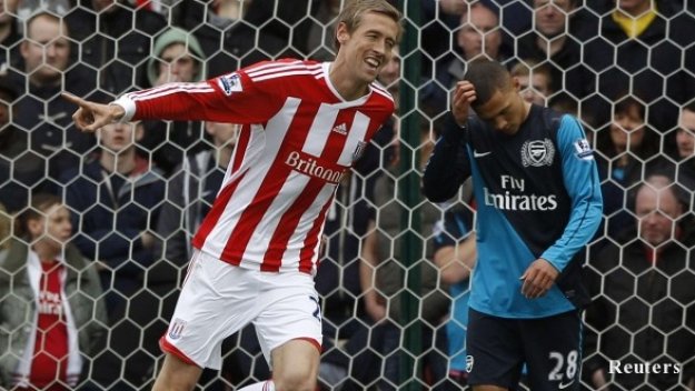 Стоук и Евертън врътнаха реми на &quot;Британия Стейдиъм&quot;