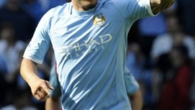 Ман Сити отхвърли оферти на Юве и Галатасарай за Найджъл де Йонг