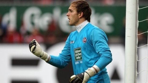 Полиция вади пияни играчи на Кайзерслаутерн от бардак