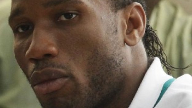 Дрогба подписа с Шанхай Шенхуа за 2 години и половина