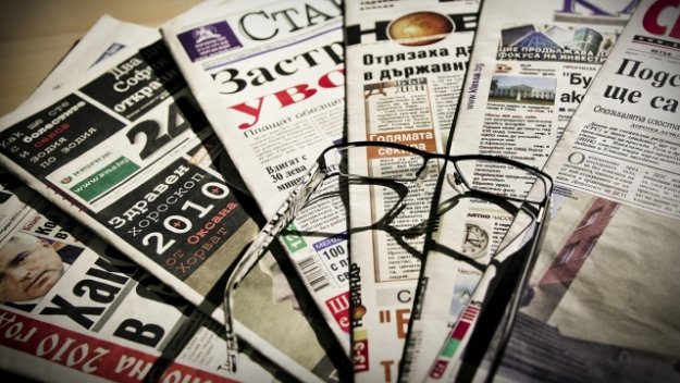 Футболните акценти в родната преса: Спас Делев мечтаеше за 1000 лв., а сега носи само "Версаче"