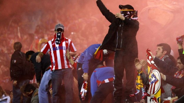 Арестуваха заподозрени за убийството на фена на Депортиво