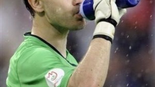 Байерн с интерес към Акинфеев