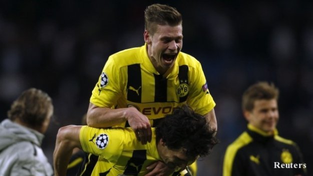 Арсенал си хареса Лукаш Пишчек за заместник на Бакари Саня