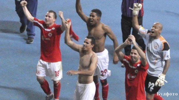 До мача със Светкавица ЦСКА с по 1 тренировка