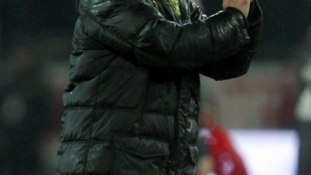 Десет бона глоба за треньора на Дортмунд
