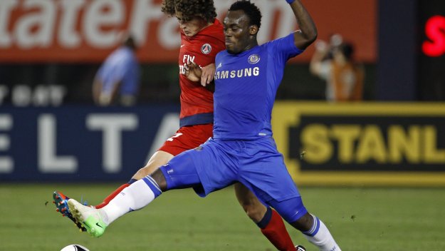 Милан може да привлече Майкъл Есиен