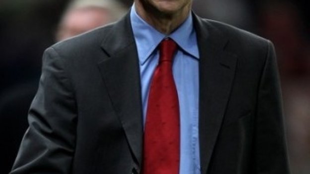 Венгер: Все още имаме шансове за титлата, това е просто една загуба