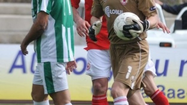 Здравко Чавдаров остава на &quot;Армията&quot;