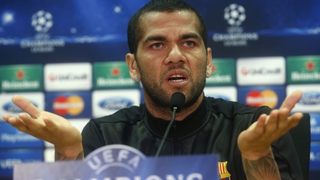 Дани Алвес отговори на критиците