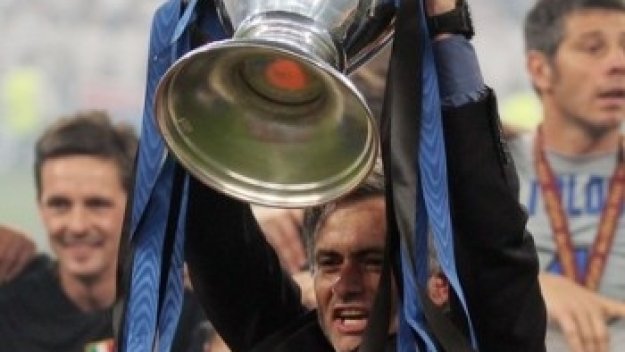 Милан иска Моуриньо