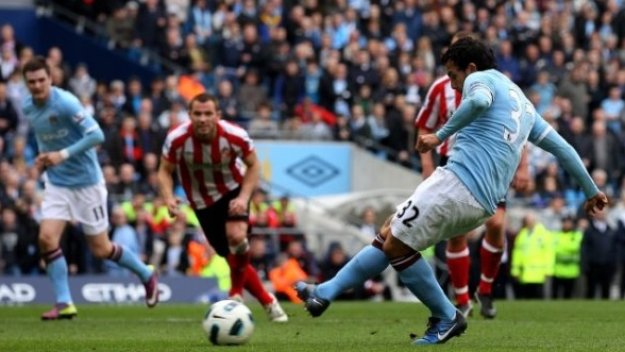 Манчестър Сити прегази &quot;черните котки&quot; с 5:0