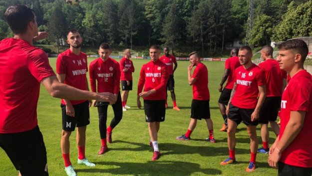 ЦСКА изгони още играчи, започна подготовка с цял отбор младоци