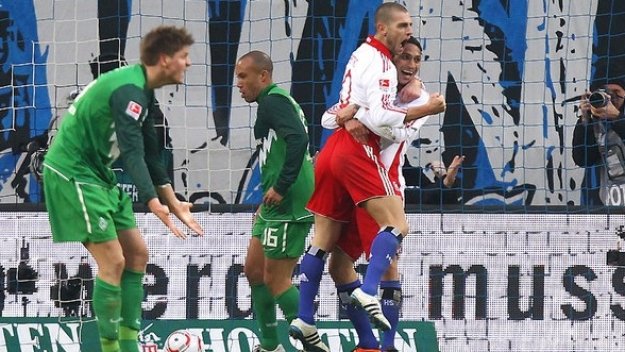 Хамбургер удари Вердер в северното дерби