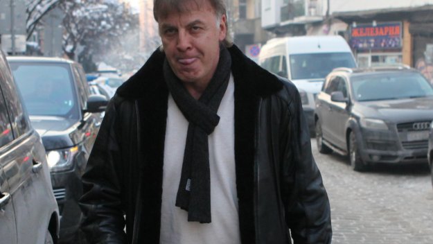 Изписаха Наско Сираков, вече си е у дома + СНИМКА