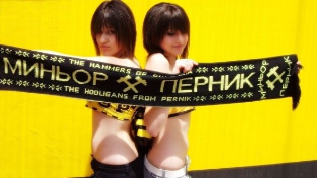 Миньор избира най-секси фенки