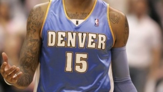 Никс се връща в борбата за Мело