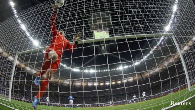 Украинци изместиха мач с Левски, за да гледат финала на Евро 2012