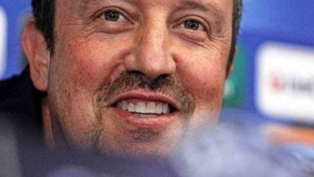 Ударите под кръста за Бенитес продължават с пълна сила