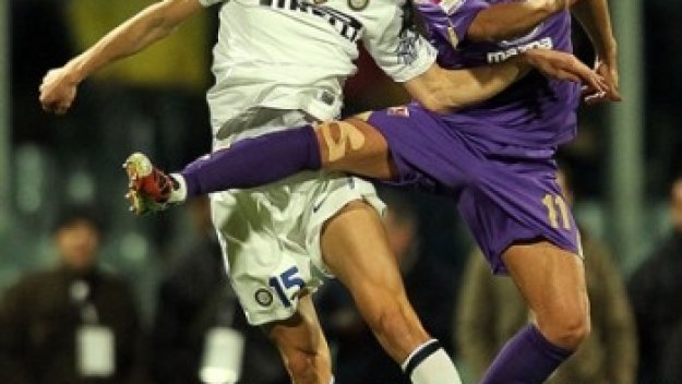 Интер излезе трети след трудна победа във Флоренция