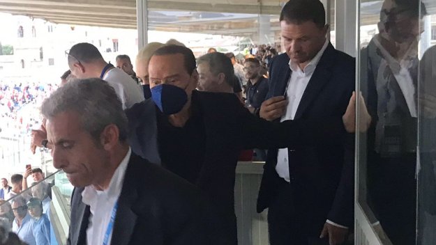 Берлускони подсилва новак от Юве