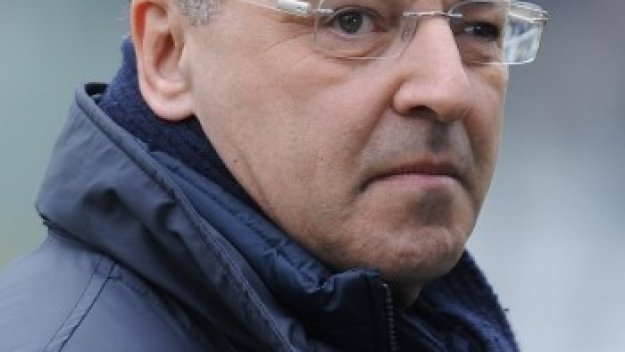 Юве следи трима бразилски национали