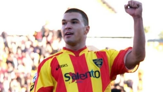 Лече и Фиорентина искат да си върнат Божинов