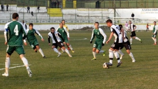 Вихрен гризна &quot;шоколадите&quot; от Спортист