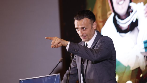Бербатов има идея да направи нещо много добро
