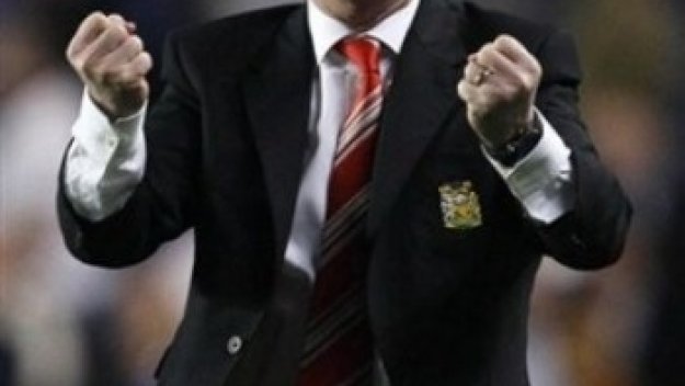 Фърги омаловажи дузпата, хвали Руни