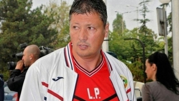 Любо Пенев няма шанс срещу Боби Михайлов: От всяко дърво свирка не става